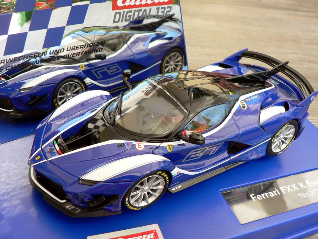 Ferrari FXX K Evoluzione N°27 Bleu - 30947 - Carrera Digital 132 – Image 3
