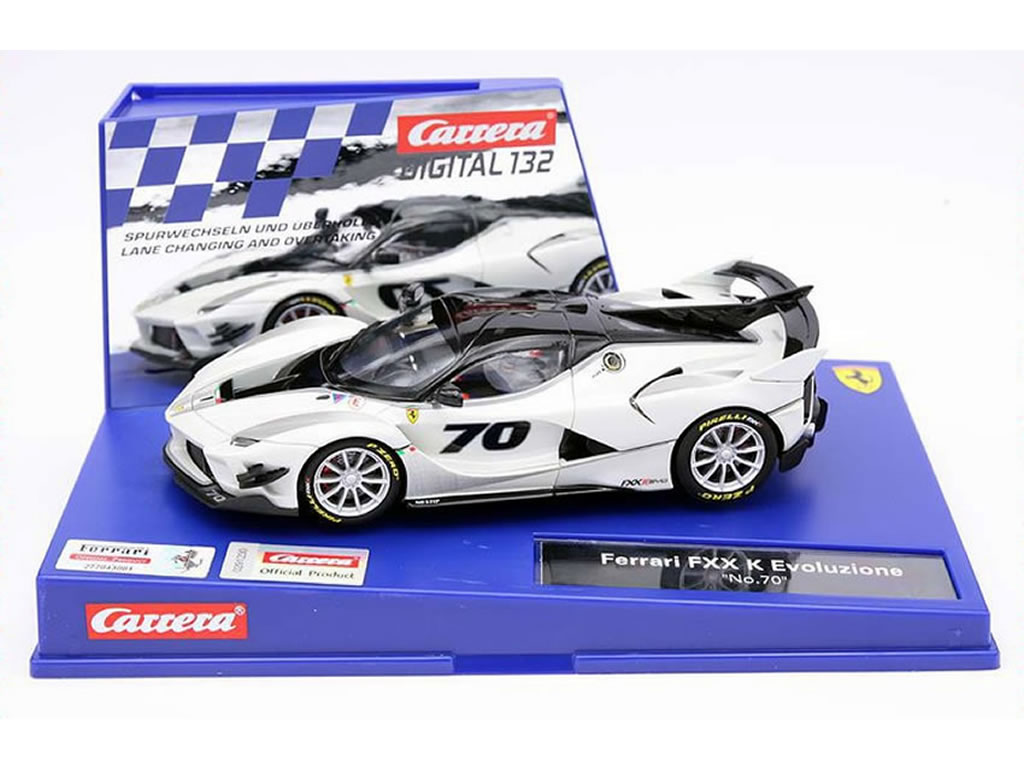 Ferrari FXX K Evoluzione N°70 Blanc - 30946 - Carrera Digital 132 – Image 2