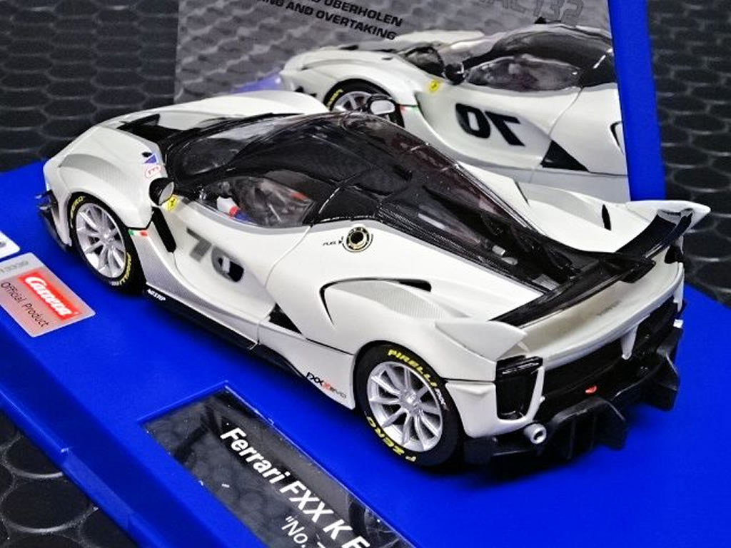 Ferrari FXX K Evoluzione N°70 Blanc - 30946 - Carrera Digital 132 – Image 4