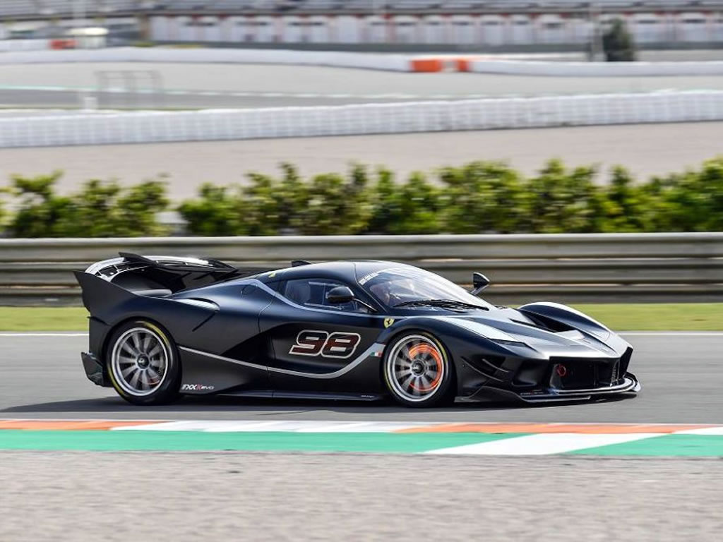 Ferrari FXX K Evoluzione N°98 Noir - 30895 - Carrera Digital 132 – Image 14