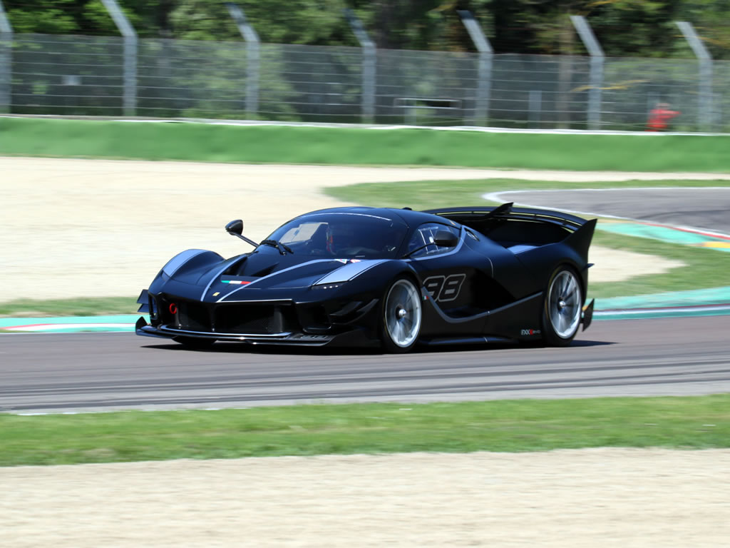 Ferrari FXX K Evoluzione N°98 Noir - 30895 - Carrera Digital 132 – Image 15