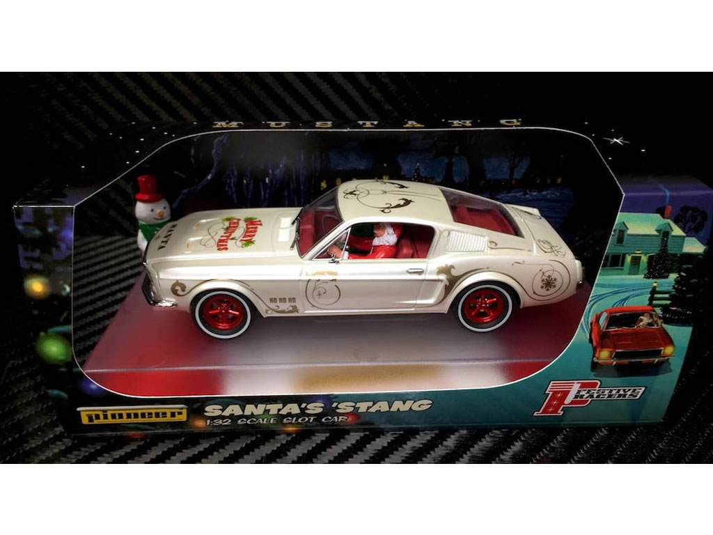 Ford Mustang 390 GT Santa's 'Stang, Buttermilk White 2018 - P071 - Pioneer DPR 132 - EL 200 Exemplaires – Image 2