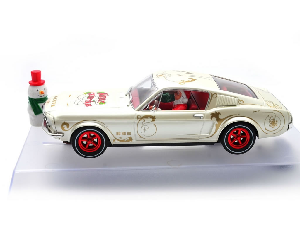 Ford Mustang 390 GT Santa's 'Stang, Buttermilk White 2018 - P071 - Pioneer DPR 132 - EL 200 Exemplaires – Image 8