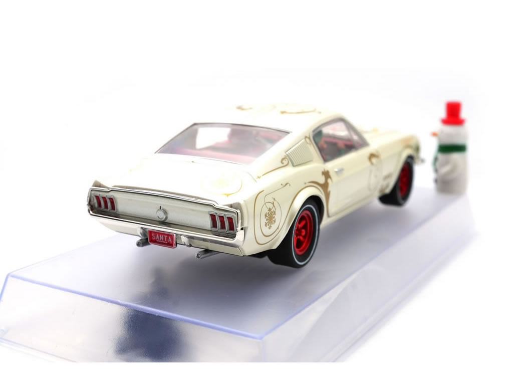 Ford Mustang 390 GT Santa's 'Stang, Buttermilk White 2018 - P071 - Pioneer DPR 132 - EL 200 Exemplaires – Image 9