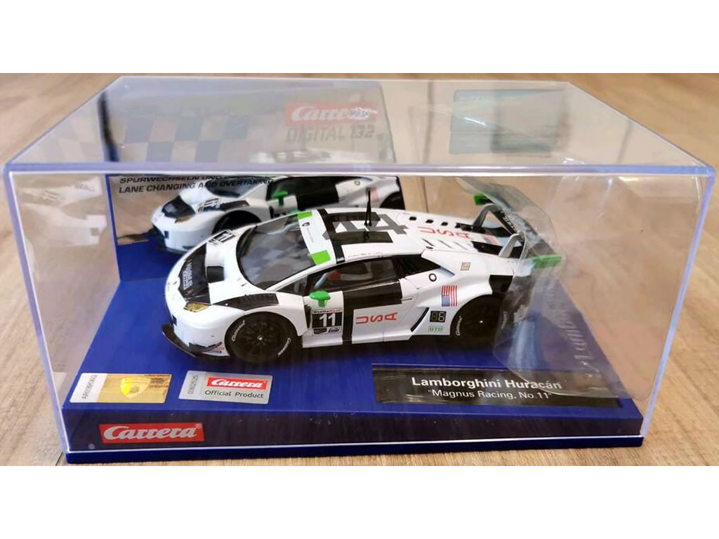 Lamborghini Huracán Magnus Racing N°11 - 30918 - Carrera Digital 132 – Image 2