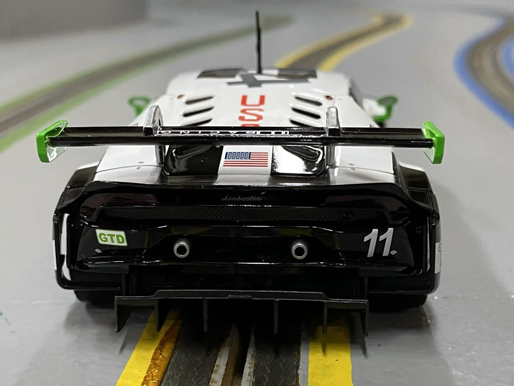 Lamborghini Huracán Magnus Racing N°11 - 30918 - Carrera Digital 132 – Image 6
