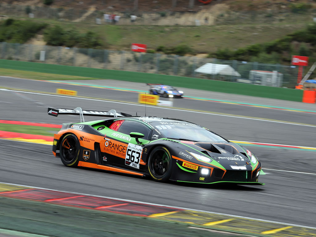 Lamborghini Huracán Orange FFF Racing N°563 - 30914 - Carrera Digital 132 – Image 6