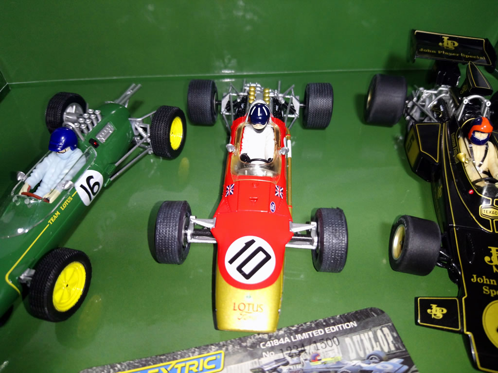 F1 The Genius of Colin Chapman Team Lotus Triple Pack - C4184A - Scalextric Analogique - EL 1500 Exemplaires – Image 9